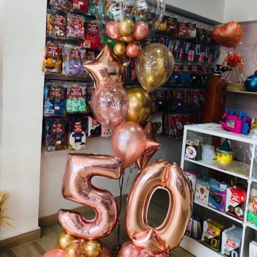 Arranjo personalizado com número 50 em rose gold